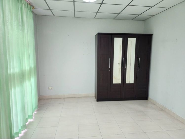 อื่นๆ 2010 มีบางส่วน ใช่ ทาวเฮ้าส์ 22 ตรว. รูปที่ 4