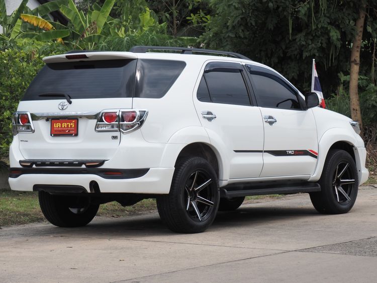 Toyota Fortuner 2015 2.5 V VNT 2WD Champ Midnight Shine Utility-car ดีเซล ไม่ติดแก๊ส เกียร์อัตโนมัติ ขาว รูปที่ 4