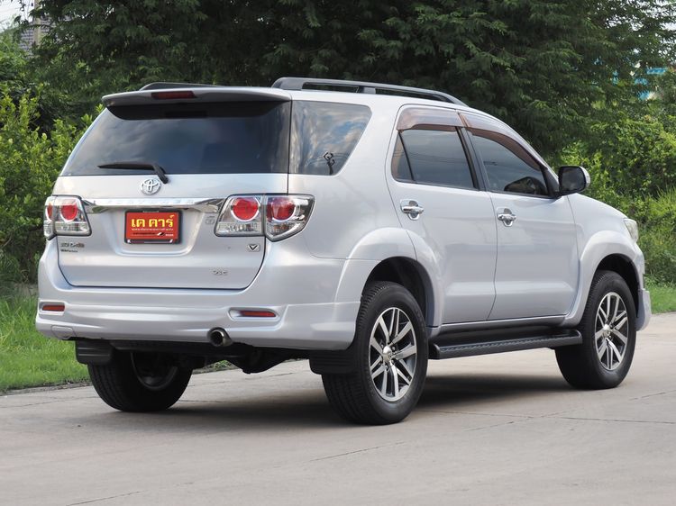 Toyota Fortuner 2013 3.0 V 2WD Champ Midnight Shine Utility-car ดีเซล ไม่ติดแก๊ส เกียร์อัตโนมัติ ขาว รูปที่ 4