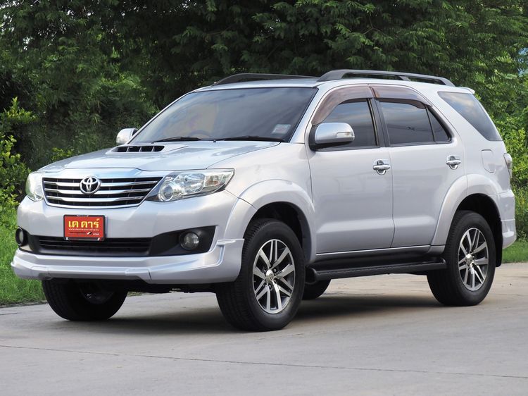 Toyota Fortuner 2013 3.0 V 2WD Champ Midnight Shine Utility-car ดีเซล ไม่ติดแก๊ส เกียร์อัตโนมัติ ขาว รูปที่ 3
