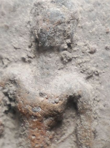 พระขุนแผนใบพุทราเนื้อดินเลี่ยมเงินแท้ครับ รูปที่ 9