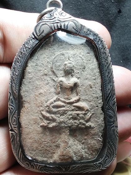 พระขุนแผนใบพุทราเนื้อดินเลี่ยมเงินแท้ครับ รูปที่ 7