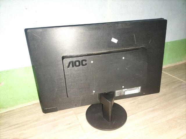 ขายด่วน จอ AOC 19 นิ้ว ใช้งานได้ปกติ มีตำหนิ ราคา 1200