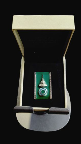 เข็มที่ระลึก สมเด็จพระเจ้าพี่นางเธอ เจ้าฟ้ากัลยาณิวัฒนา กรมหลวงนราธิวาสราชนครินทร์ ปี 2551 พระราชทาน สภาพสวย พร้อมกล่องเดิม รูปที่ 2