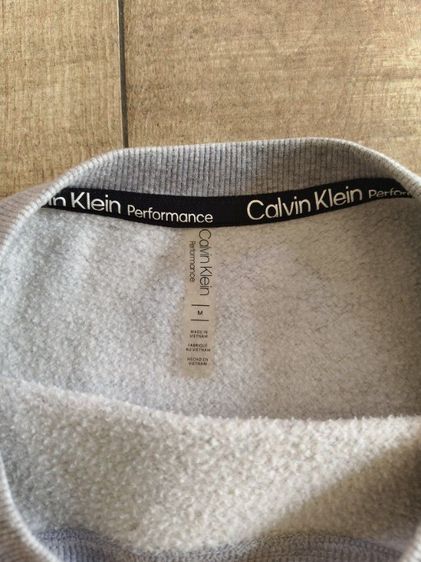 เสื้อ 
Calvin Klein 
Size M รูปที่ 4