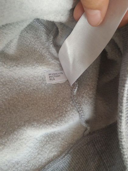 เสื้อ 
Calvin Klein 
Size M รูปที่ 7