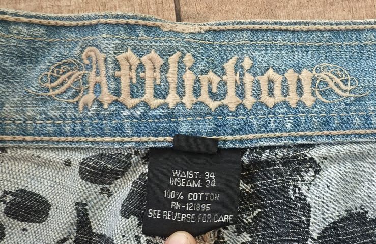 กางเกง
AFFLICTION 
Denim
เอว 36 นิ้ว
 รูปที่ 3