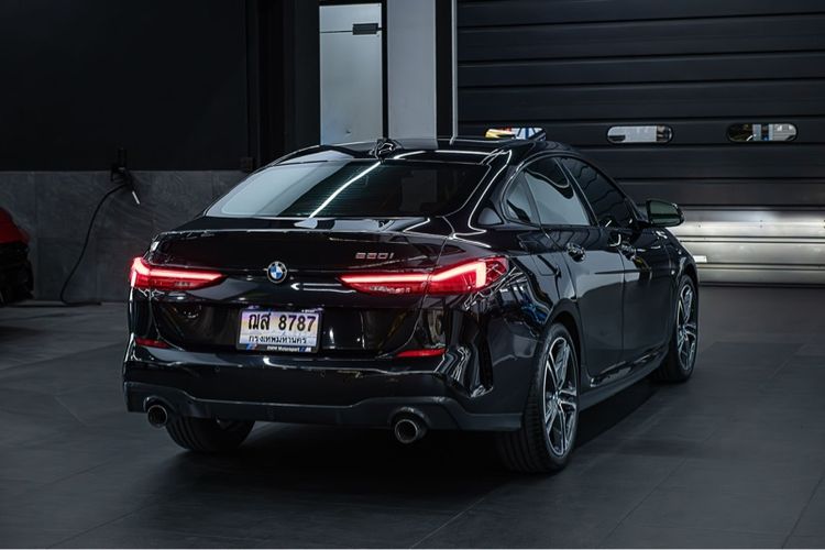 BMW Series 2 2022 220i Sedan เบนซิน ไม่ติดแก๊ส เกียร์อัตโนมัติ ดำ รูปที่ 3