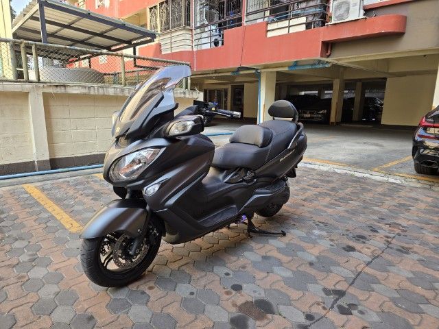 ขออนุญาตพื้นที่ครับ🙏 ขาย Burgman650
สีดุๆดำด้าน สวยๆดีๆ เลขไมล์ 13900 รถไม่เคยล้มแปะ หนืออุบัติเหตุใดๆทั้งสิ้น รถจอดคลุมผ้าในที่ร่มอย่างดี รูปที่ 5