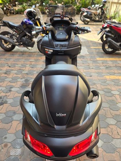 ขออนุญาตพื้นที่ครับ🙏 ขาย Burgman650
สีดุๆดำด้าน สวยๆดีๆ เลขไมล์ 13900 รถไม่เคยล้มแปะ หนืออุบัติเหตุใดๆทั้งสิ้น รถจอดคลุมผ้าในที่ร่มอย่างดี รูปที่ 4