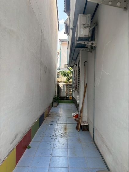 มีบางส่วน สร้างเสร็จก่อน 2010 ใช่ ขายตึกเดียวสองชั้นบ้านอิ่มอัมพร2ครับ รูปที่ 4