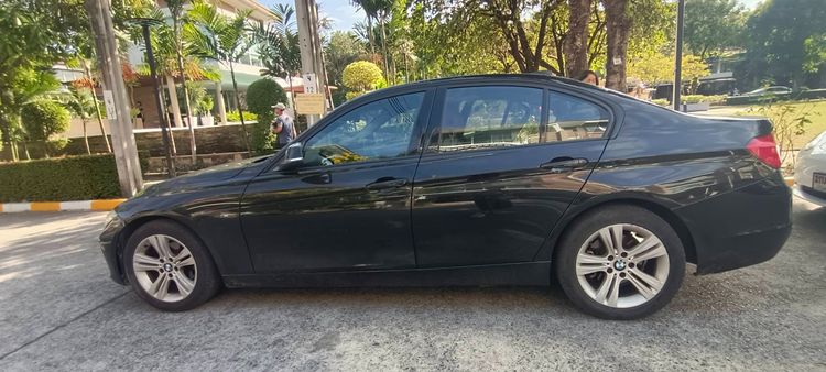 BMW Series 3 2012 320i Sedan เบนซิน เกียร์อัตโนมัติ ดำ รูปที่ 4