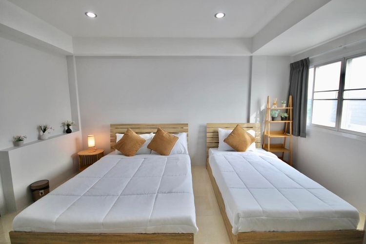 ขายอาคารพาณิชย์4ชั้น พร้อมห้องพักให้เช่า ทำเลดีใกล้บางแสน ขาย5.58ลบ.