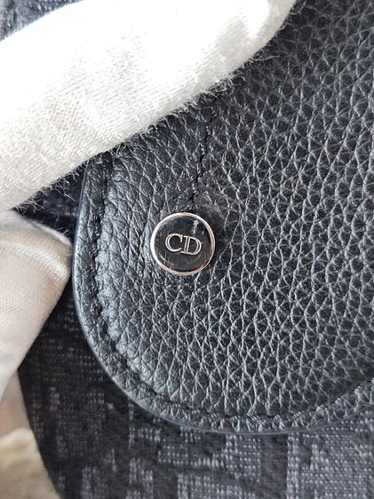 คาดอก dior saddle bag 2019 สภาพดีน้องมาแต่ตัว ใช้ได้ทั้งญ และ ช รูปที่ 9