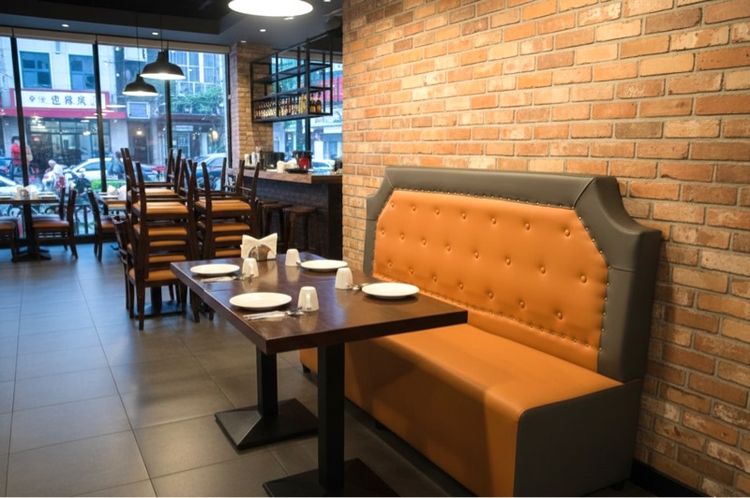 โซฟาหนังสีส้มเทา พนักสูง หมุดกระดุม งานสั่งทำ รูปที่ 3