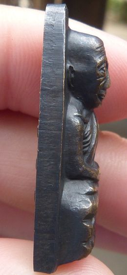 หลวงปู่ทวดพิมพ์ใหญ่หลังหนังสือ รูปที่ 4