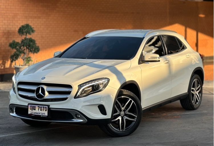 Mercedes-Benz GLA-Class 2017 GLA200 Utility-car เบนซิน ไม่ติดแก๊ส เกียร์อัตโนมัติ ขาว รูปที่ 3