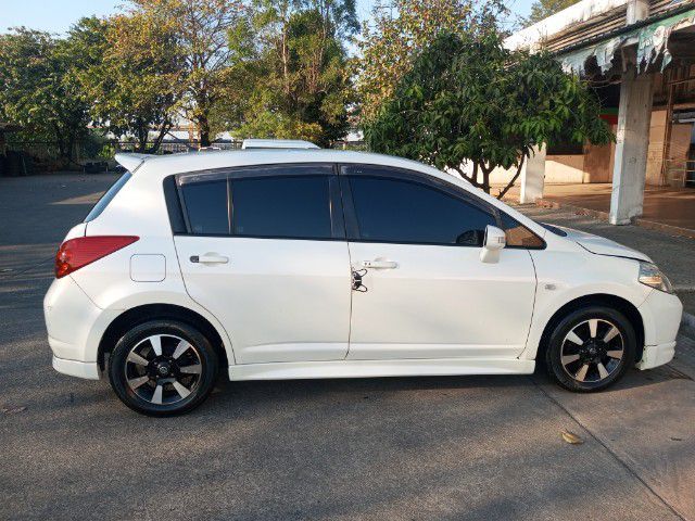 Nissan Tiida 2008 1.6 G Latio Sedan เบนซิน เกียร์อัตโนมัติ ขาว รูปที่ 3