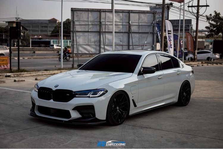 รถ BMW Series 5 530e สี ขาว
