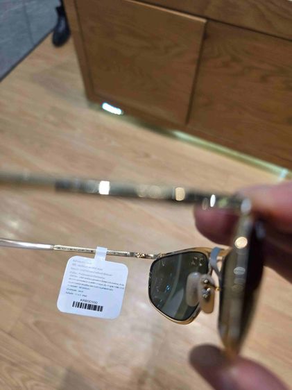 แว่นตา RAYBAN ของแท้ รับประกันแท้ ซื้อจากห้าง  เดิมๆ ของใหม่เก่าเก็บ สวยหายาก พร้อมกล่องใหม่ๆ ขายขาดทุนให้ครับพี่ๆ ซื้อผิดรุ่นใหุ้ณพ่อ ครับ  รูปที่ 10