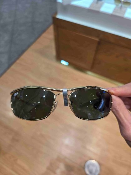 แว่นตา RAYBAN ของแท้ รับประกันแท้ ซื้อจากห้าง  เดิมๆ ของใหม่เก่าเก็บ สวยหายาก พร้อมกล่องใหม่ๆ ขายขาดทุนให้ครับพี่ๆ ซื้อผิดรุ่นใหุ้ณพ่อ ครับ  รูปที่ 17