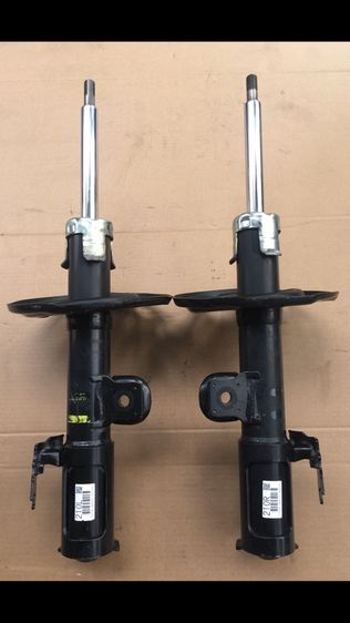 โช๊ค เดิม คู่หน้า TOYOTA Alphard Vellfire 30. และ ใส่ 20 ได้ 