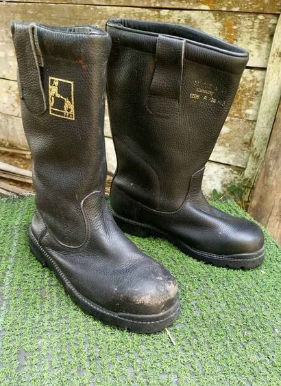 Converse รองเท้าบู๊ท หนังแท้ UK 7 | EU 40 2/3 | US 7.5 ดำ บูทเยอรมันนี หัวเหล็ก