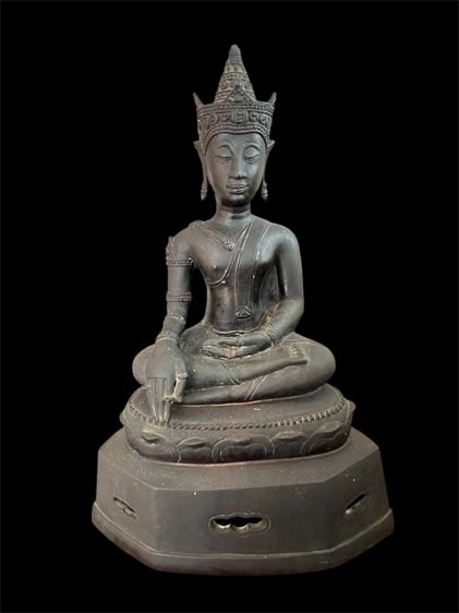 พระบูชาเชียงแสนทรงเครื่อง  ขนาด หน้าตัก 6 นิ้ว