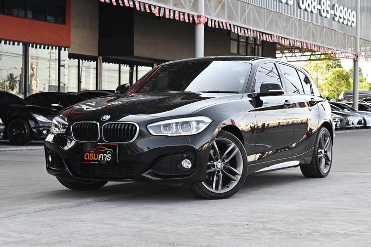 รถ BMW Series 1 118i สี ดำ