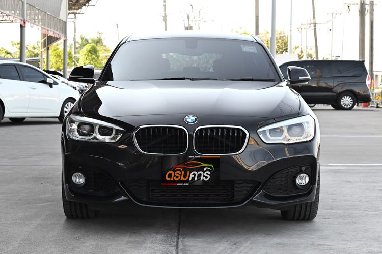 BMW Series 1 2016 118i Sedan เบนซิน ไม่ติดแก๊ส เกียร์อัตโนมัติ ดำ รูปที่ 2