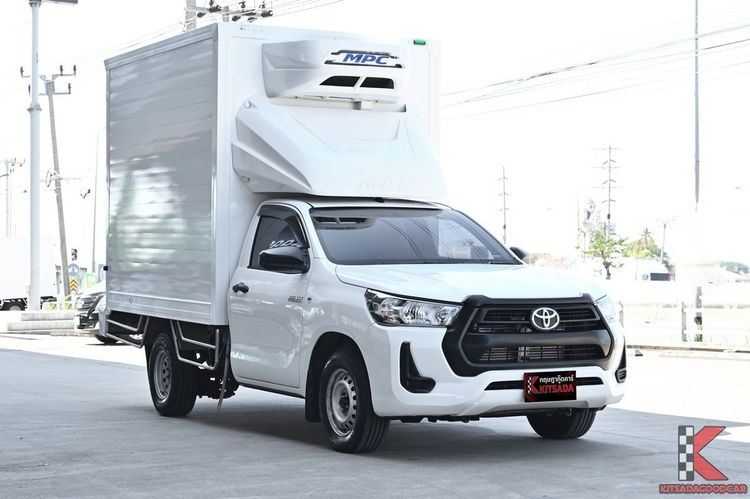 รถ Toyota Hilux Revo 2.4 Entry สี ขาว