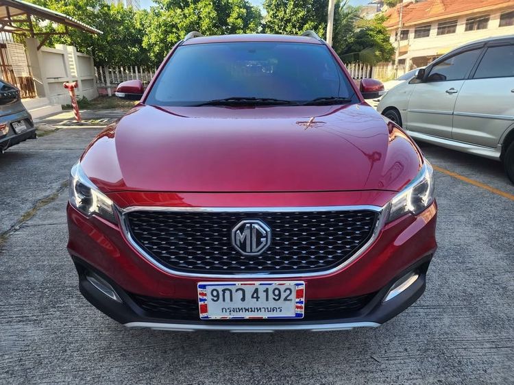 รถ MG ZS 1.5 D สี แดง