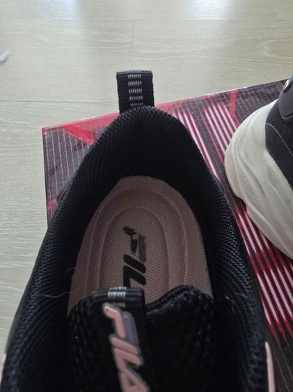 FILA รองเท้าผู้หญิง มือสองสภาพดี  รูปที่ 9
