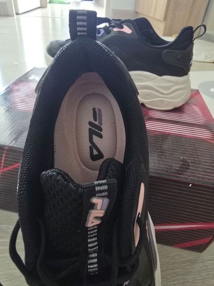FILA รองเท้าผู้หญิง มือสองสภาพดี  รูปที่ 13