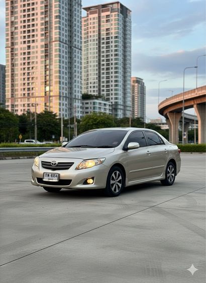 รถ Toyota Altis 1.6 G สี ทอง