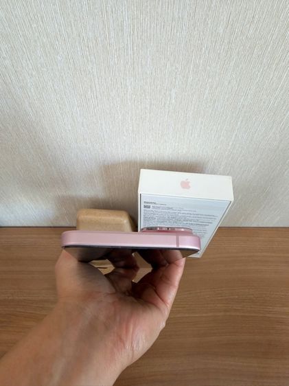 iPhone 15 Plus สีชมพู รูปที่ 4