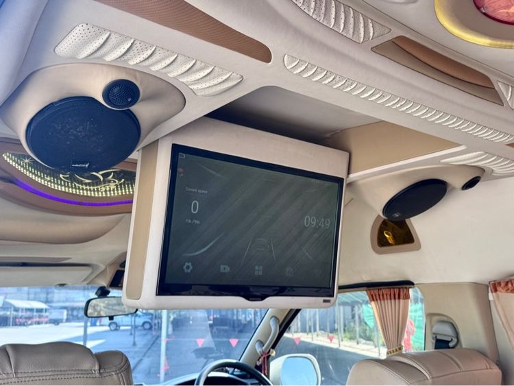 Toyota Commuter 2013 2.5 Van ดีเซล ไม่ติดแก๊ส เกียร์ธรรมดา ขาว รูปที่ 4