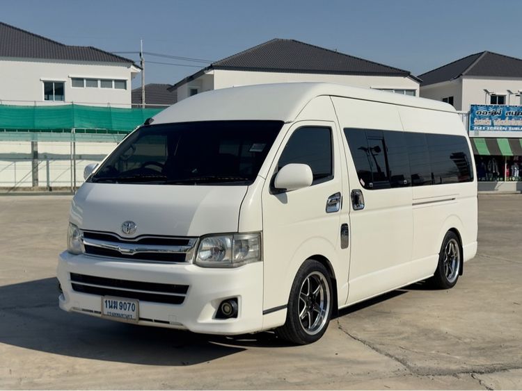 รถ Toyota Commuter 2.5 สี ขาว