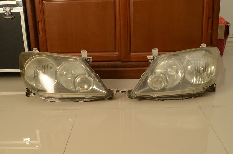 ไฟหน้าฟอจูนเนอร์ ปี 2004-2006 รูปที่ 2