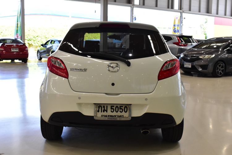 Mazda Mazda 2 2011 1.5 Spirit Sports Sedan เบนซิน LPG เกียร์อัตโนมัติ ขาว รูปที่ 4