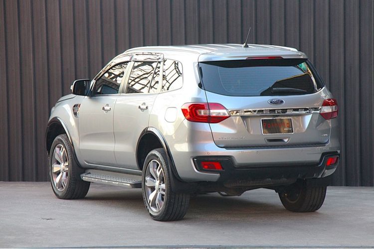 Ford Everest 2018 3.2 Titanium Plus 4WD Utility-car ดีเซล ไม่ติดแก๊ส เกียร์อัตโนมัติ บรอนซ์เงิน รูปที่ 4