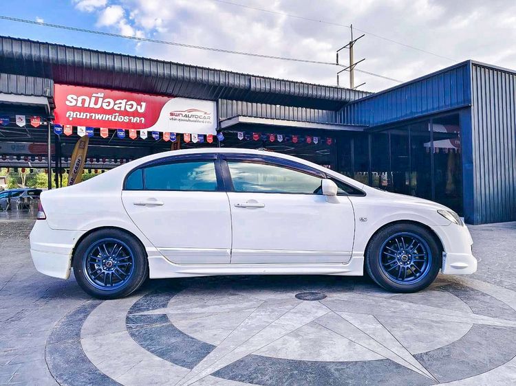 Honda Civic 2010 1.8 E i-VTEC Sedan เบนซิน ไม่ติดแก๊ส เกียร์ธรรมดา ขาว รูปที่ 4