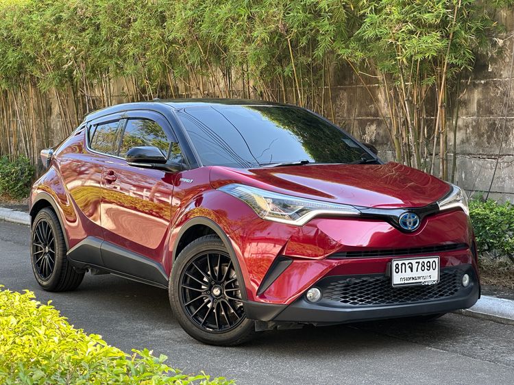 รถ Toyota C-HR 1.8 HV Hi สี แดง