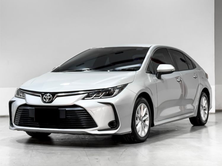 รถ Toyota Altis 1.6 G สี บรอนซ์เงิน