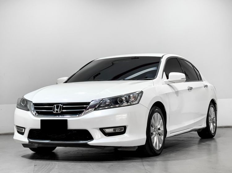 รถ Honda Accord 2.0 EL สี ขาว