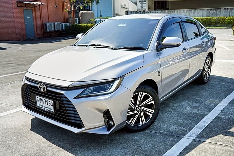Toyota Yaris ATIV 2022 1.2 Smart Sedan เบนซิน ไม่ติดแก๊ส เกียร์อัตโนมัติ เทา รูปที่ 2