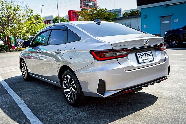 Toyota Yaris ATIV 2022 1.2 Smart Sedan เบนซิน ไม่ติดแก๊ส เกียร์อัตโนมัติ เทา รูปที่ 4