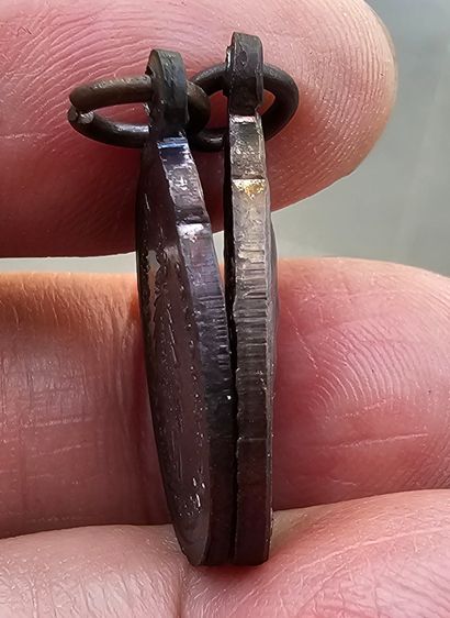 เหรียญหลวงปู่แหวน สุจิณโณ วัดดอยแม่ปั๋ง รุ่นอายุครบรอบ 96 ปี สร้างปี 2526 ( แพ๊คคู่ ) รูปที่ 7