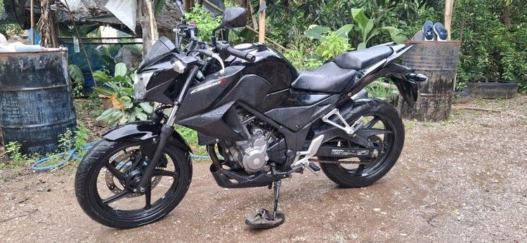 CB 300F เดิมๆโรงงานไม่เคยเเต่ง ยางใหม่ รถจอดไม่มีเวลาขับ ภาษี ไม่ขาดครับ รูปที่ 2