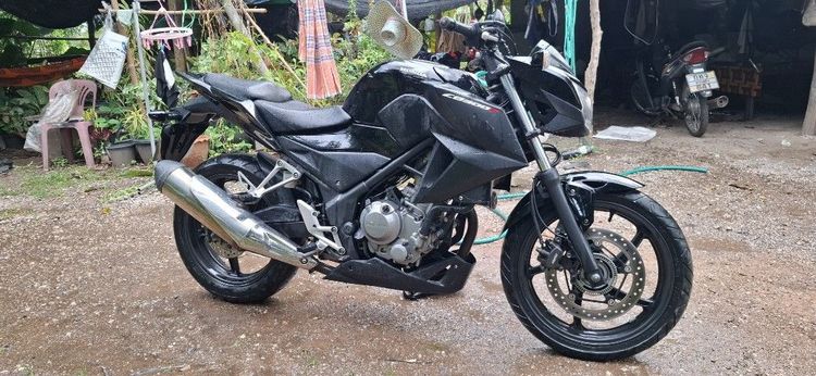 Honda 2015 CB 300F เดิมๆโรงงานไม่เคยเเต่ง ยางใหม่ รถจอดไม่มีเวลาขับ ภาษี ไม่ขาดครับ